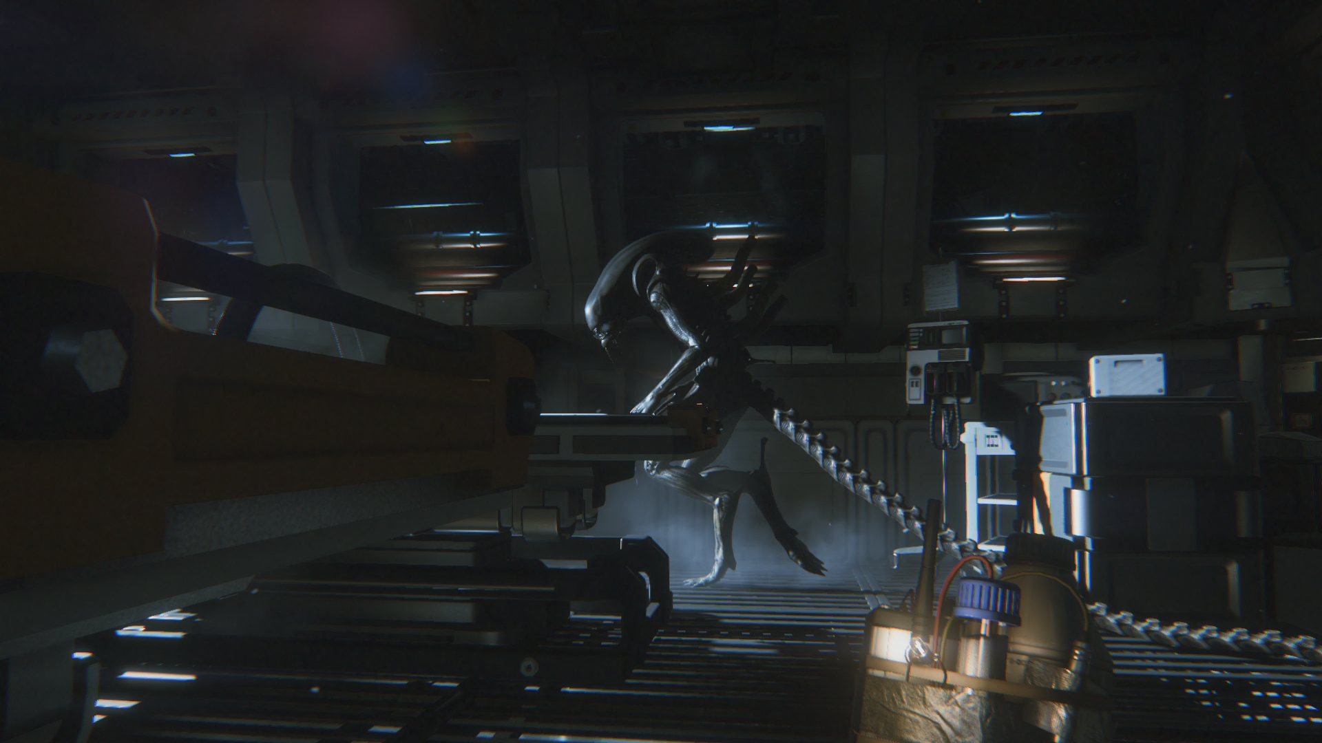 Alien-Isolation-Alien-Walking